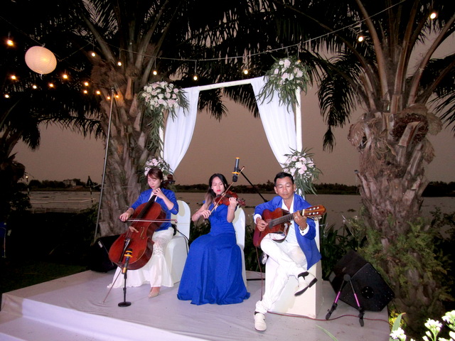Thuê ban nhạc cưới tạo không khí hạnh phúc gắn kết trong đám cưới