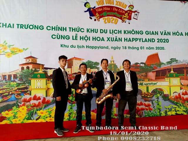 Ban nhạc jazz đầy quyến rũ và đa dạng âm nhạc