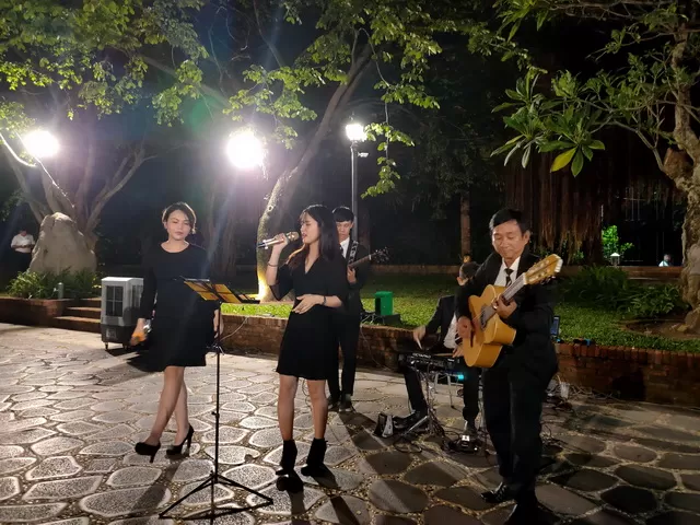 A&B Group Tumbadora Acoustic Band Saigon Resort 002