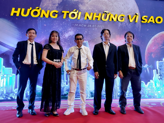 TẤT NIÊN CÔNG TY ELIP SPORT