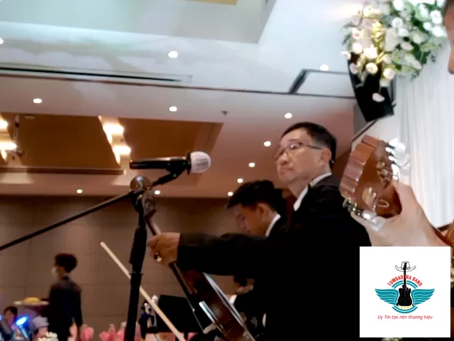 Ban nhạc tiệc cưới không thể thiếu cho một sự kiện...