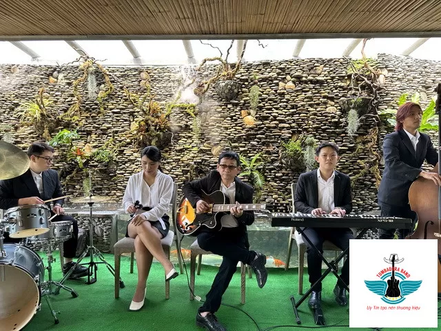 hoa tau nhac jazzban co dien an lam retreats saigon river tumbadora band 003