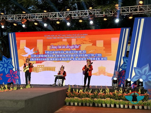 Flamenco Tumbadora Band biểu diễn Lễ Hội Saigon 325 Hình Thành Phát Triển 04