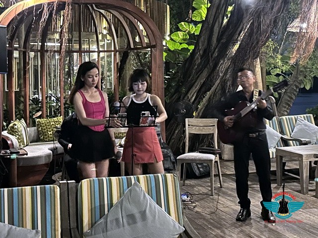 Tumbadora Band Biểu Diễn Nhạc Acoustic tại An_Lâm_Retreats