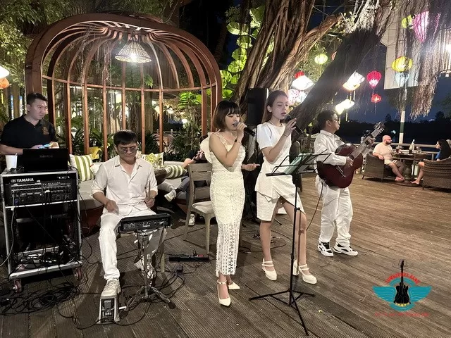 TUMBADORA ACOUSTIC BAND AN LÂM RETREATS WEEKEND MUSIC CONCERT 004