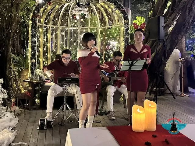 TUMBADORA ACOUSTIC BAND AN LÂM RETREATS CHRISTMAS 2023 HAPPY NEW YEAR 2024 MUSIC CONCERT 002