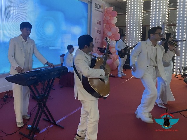 TIỆC HỌP MẶT CHÀO MỪNG NGÀY PHỤ NỮ VIỆT NAM 20-10