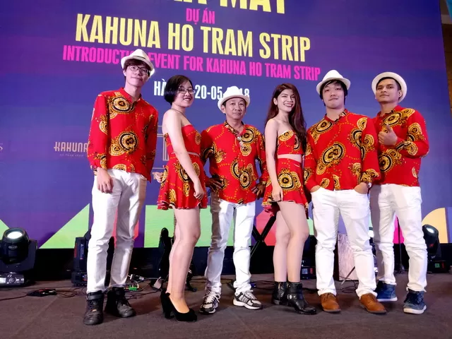 ban nhac acoustic tumbadora band du an kahuna ha noi melia hotel 002